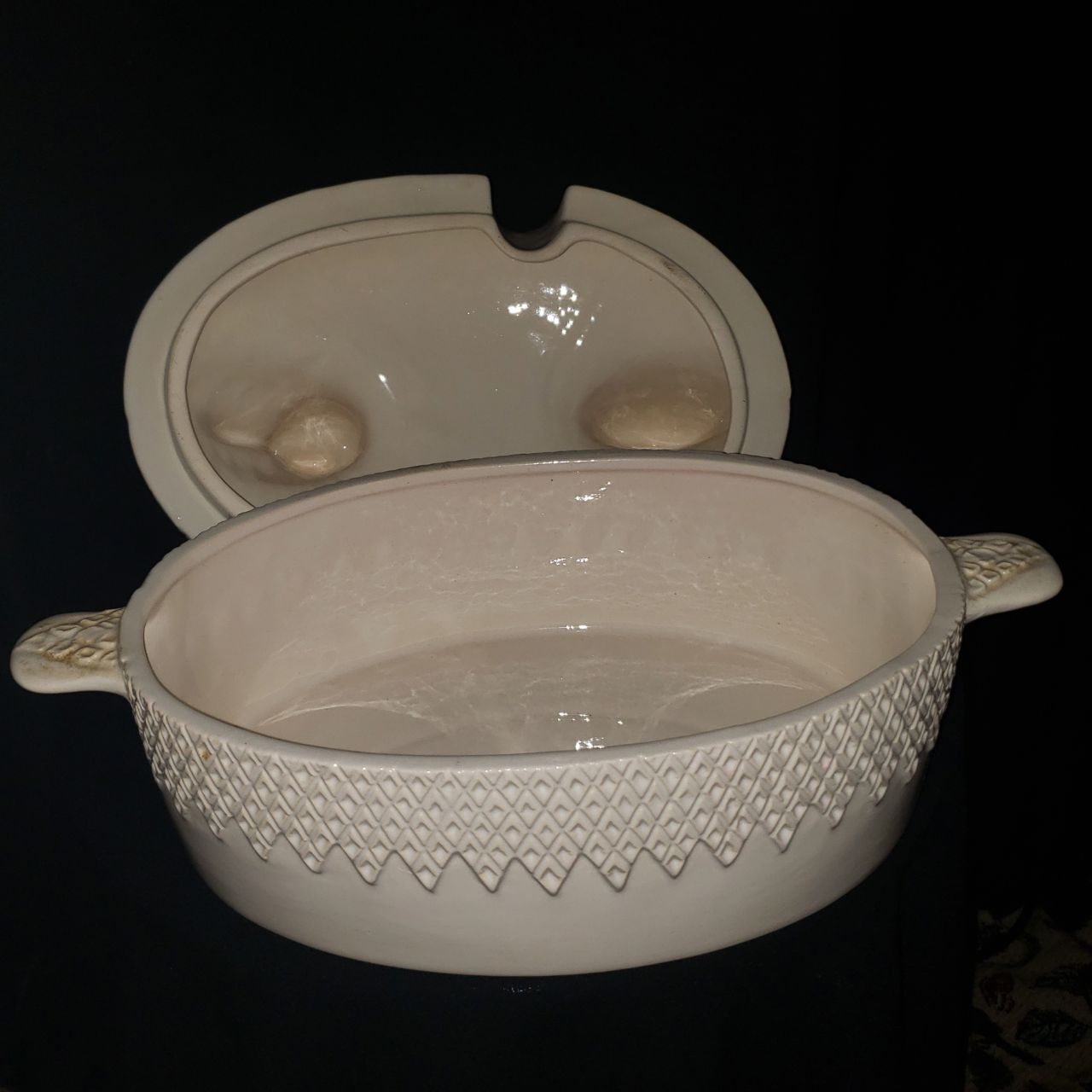 Vintage Whittier Potteries 1977 White Hen Covered Soup Tureen