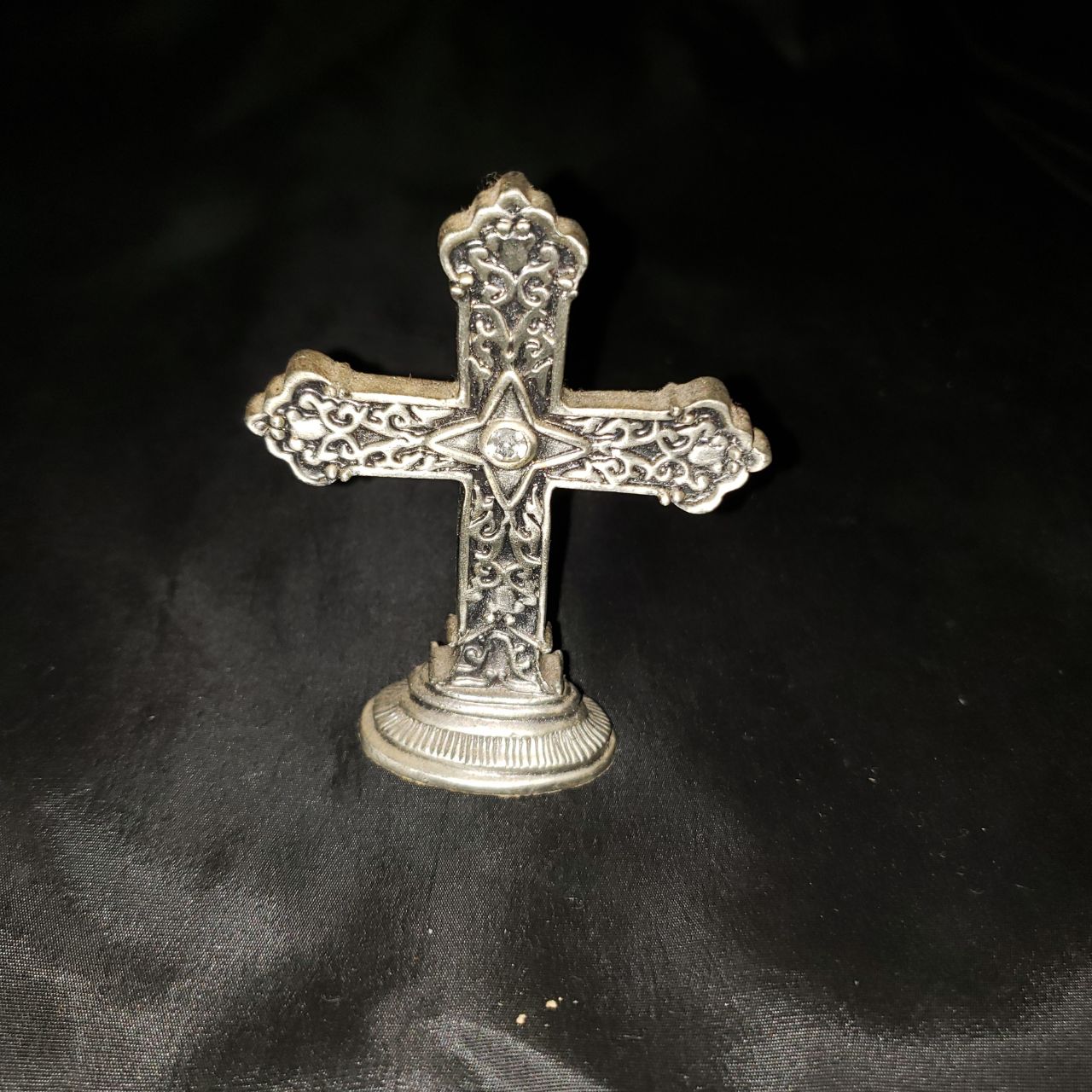 Vintage Ornate Standing Cross Figurine – Silver Tone Decorative Cross